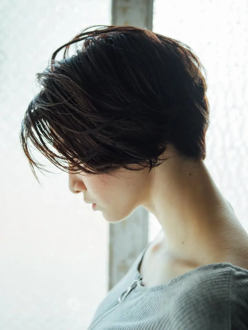 ショート カラー 大戸 彩葉のヘアスタイル