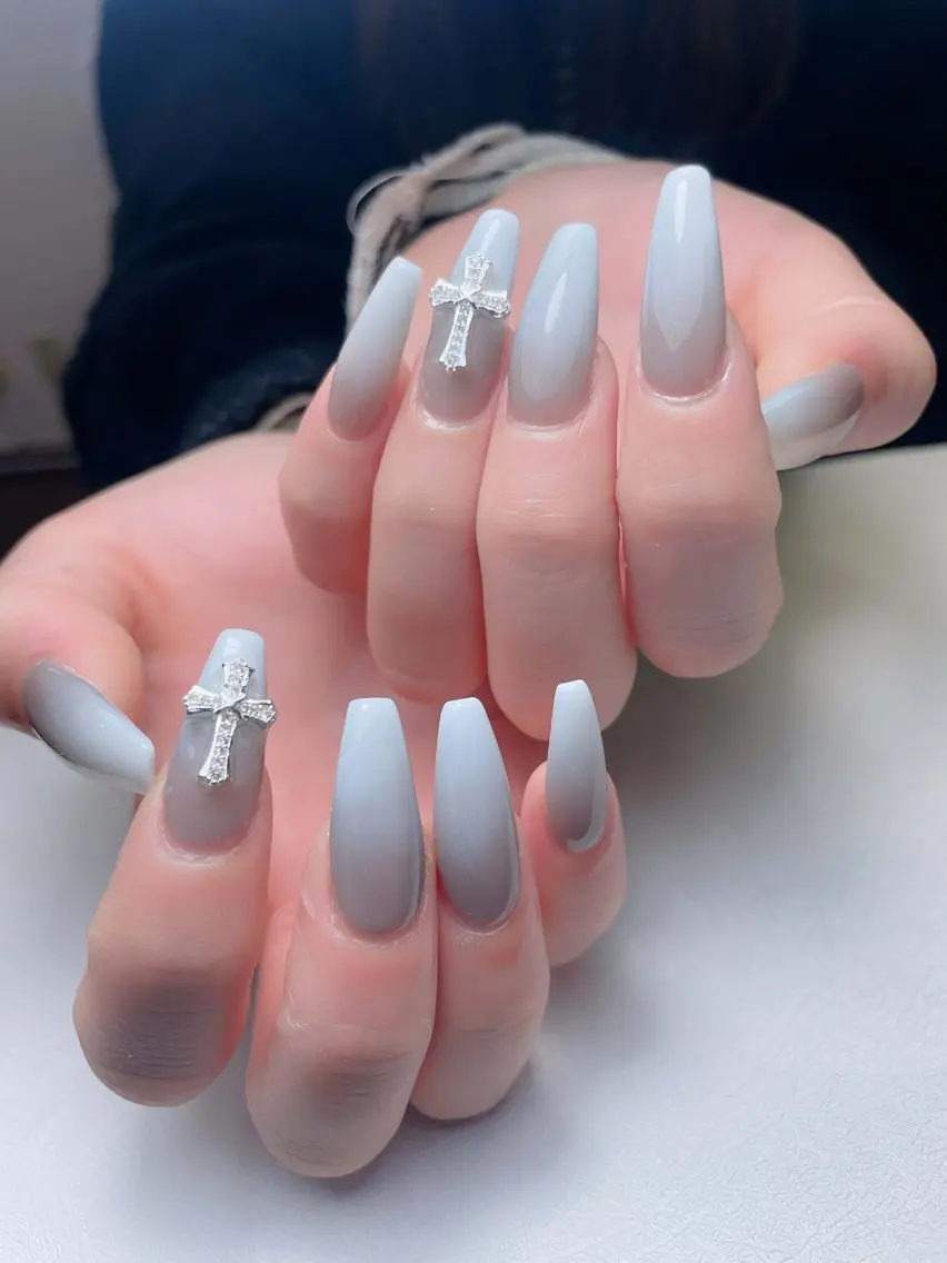 ネイル オーロラネイル フットネイル フレンチネイル ジェルネイル ガラスフレンチ ハンドネイル 中野駅から2分 MEO NAILのネイルデザイン