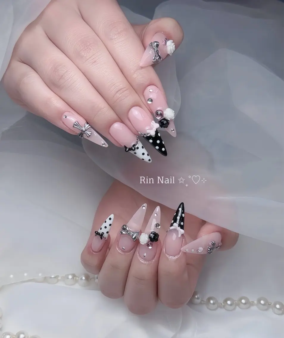 ネイル アートネイル チークネイル ジェルネイル ロングネイル マグネットネイル ハンドネイル Rin Nail 新大久保店のネイルデザイン