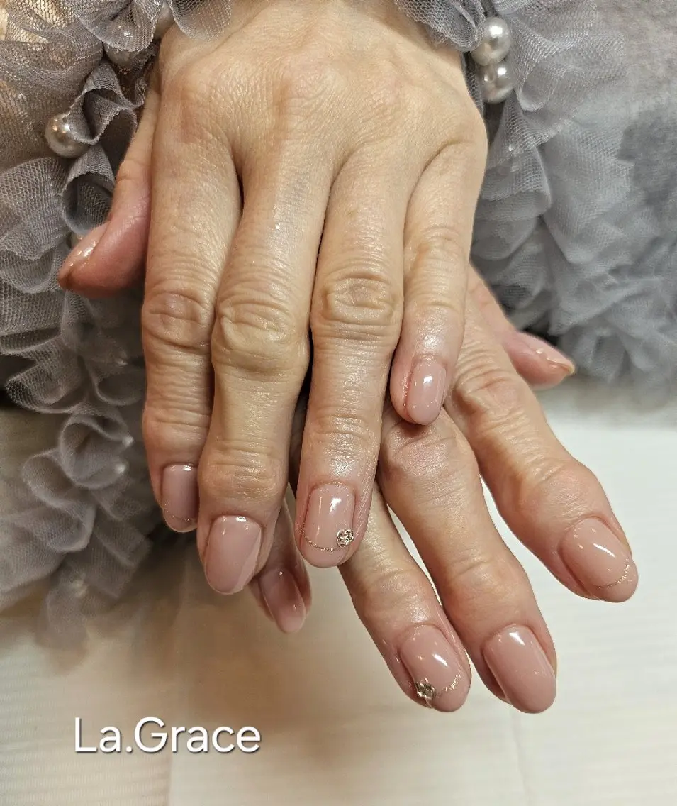 【Hand】オフ込み　シンプルデザイン(2本アート)の写真
