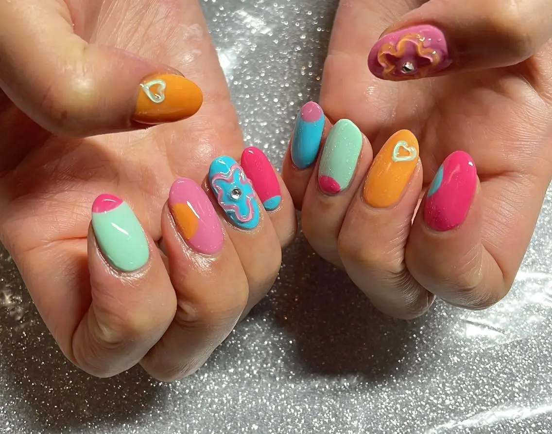 ネイル ハンドネイル VIERU 🌈🎀💖のネイルデザイン
