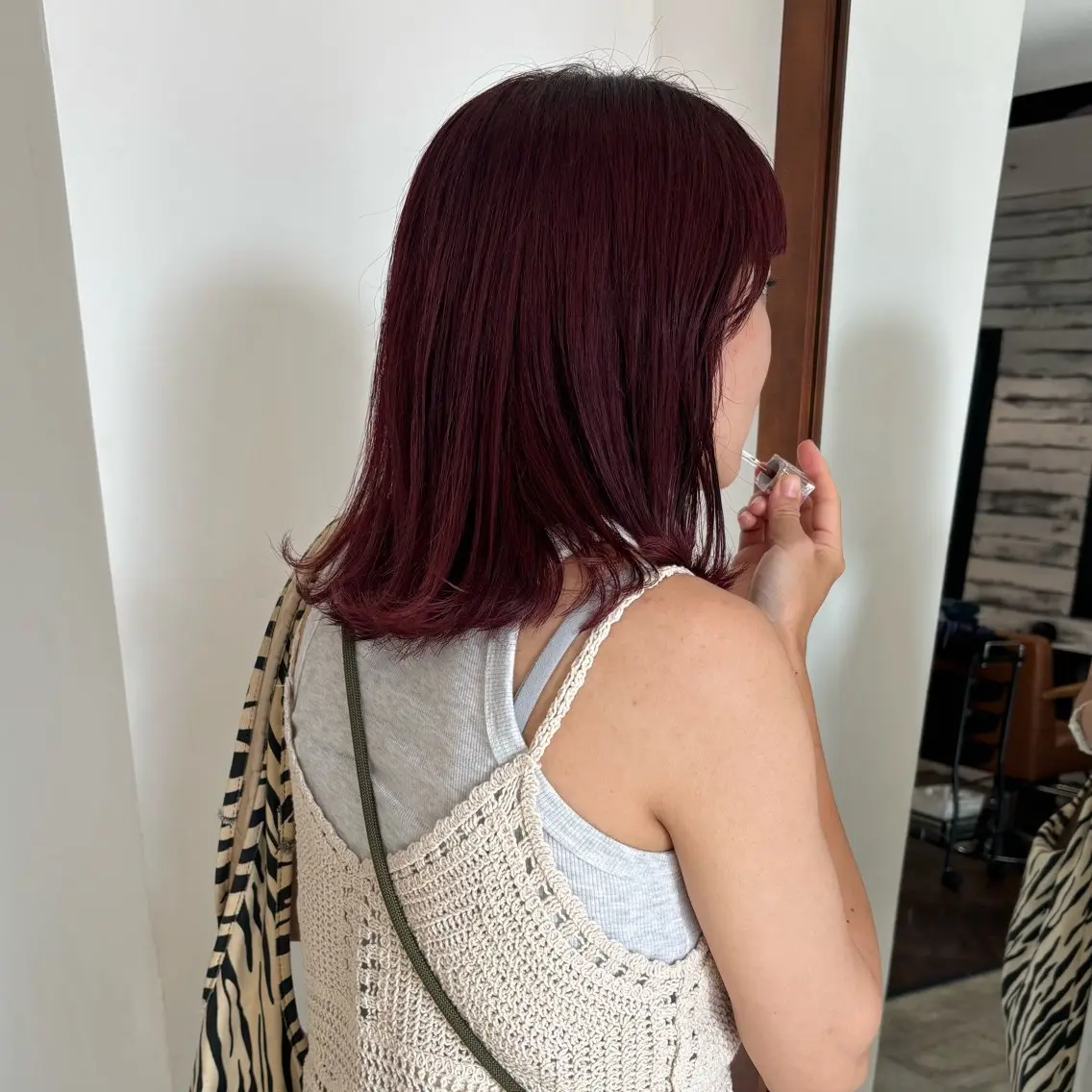 ミディアム カラー カシス ピンクカラー ヘアカラー トリートメント 的場 莉音のヘアスタイル