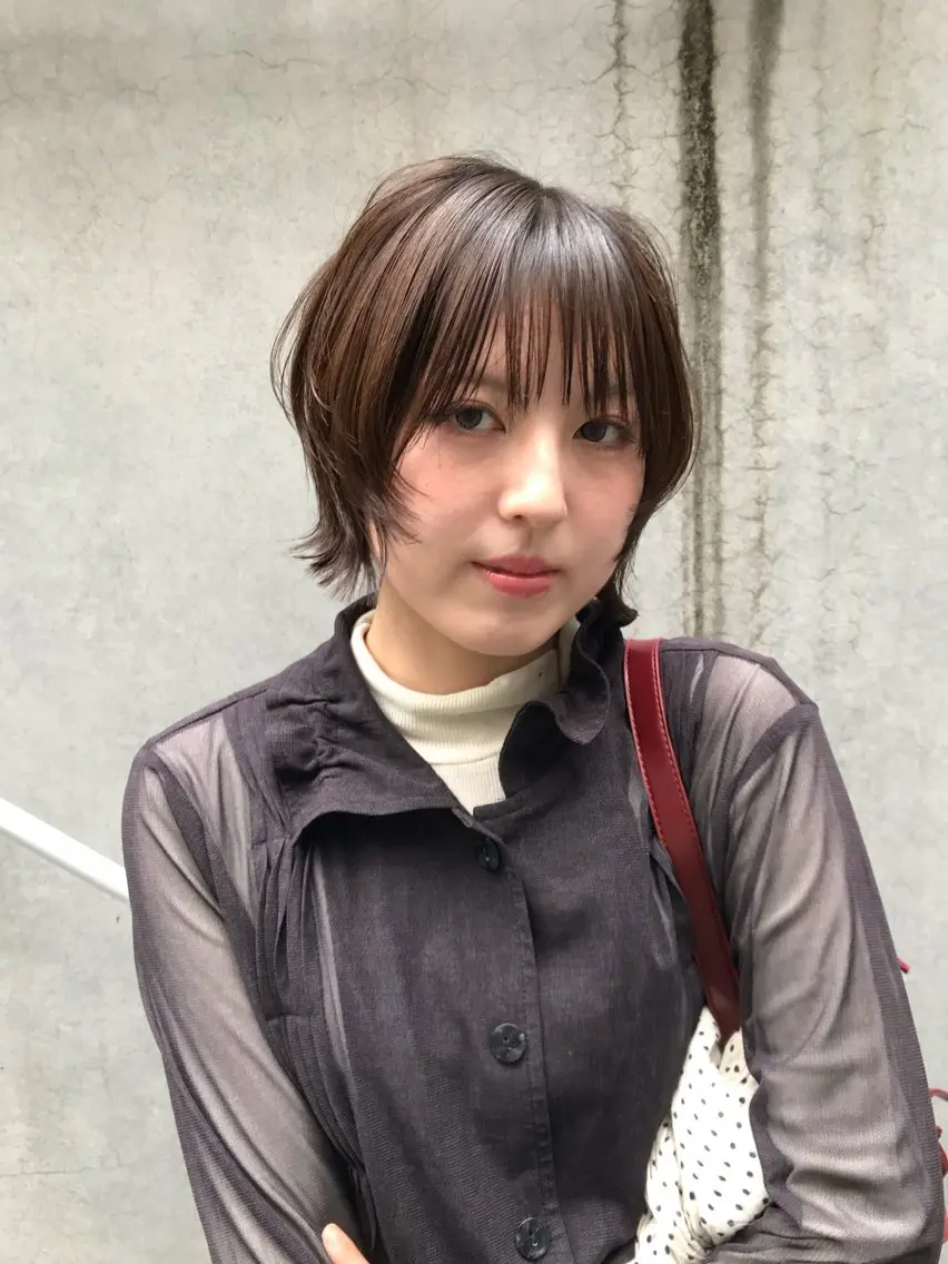 ショート ボブレイヤー ボブ レイヤーカット ショートヘア リカ/ハイトーン ・オリーブ🍀のヘアスタイル