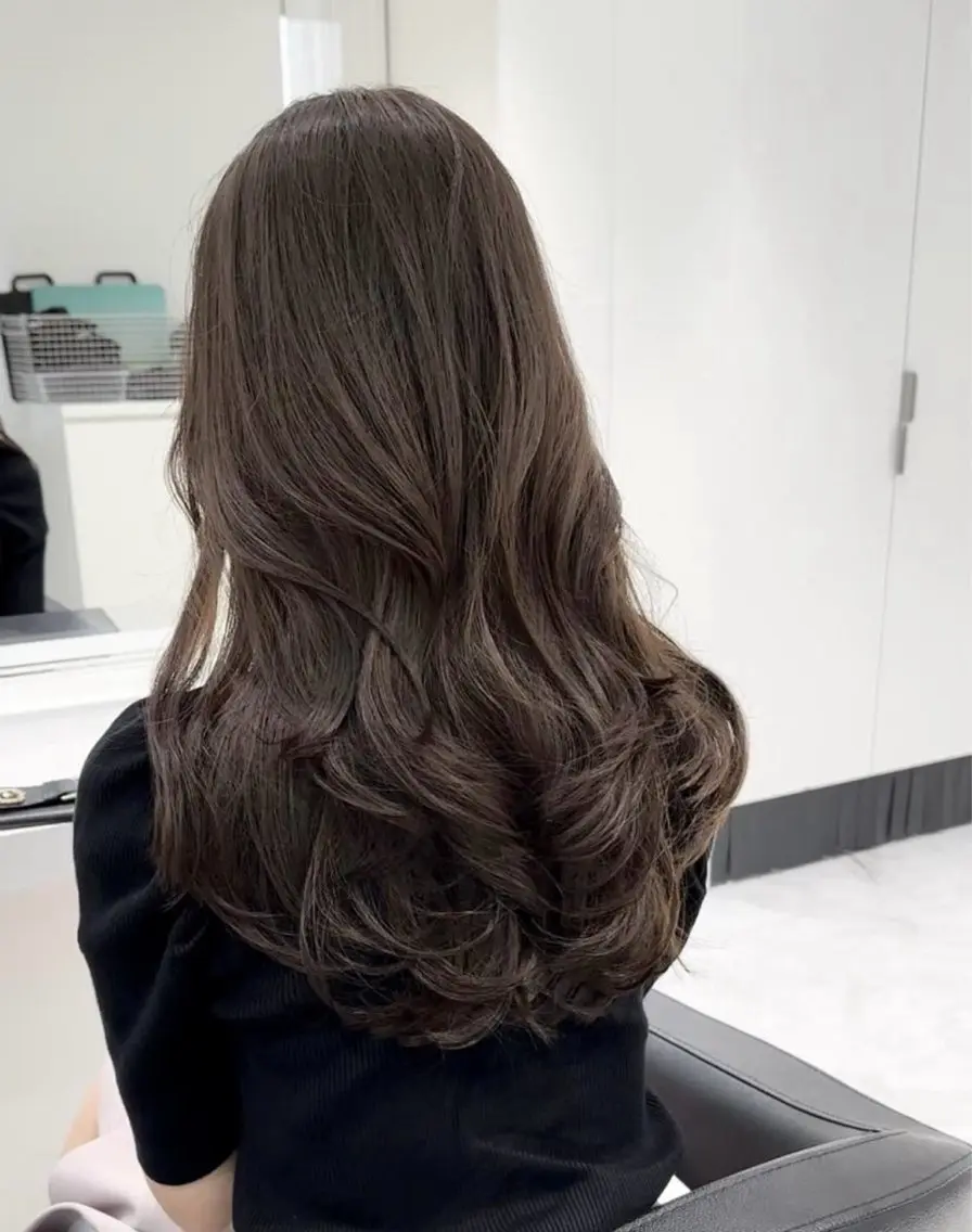 ロング カラー カット ヘアカラー トリートメント ヘッドスパ ヘアセット 𓏸レイヤー髪質改善 透けカラーカノン🫧のヘアスタイル