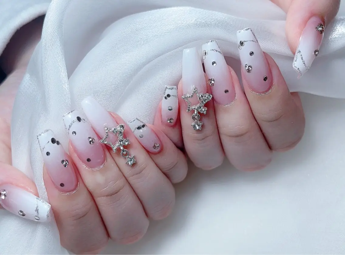 ネイル ハンドネイル M🌷nail 長さだし専門店のネイルデザイン