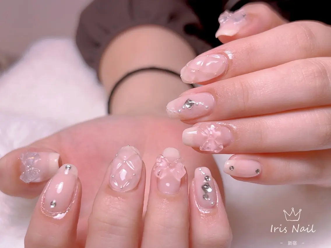 ネイル フレンチネイル ジェルネイル グラデーション 韓国ネイル マグネットネイル ハンドネイル 【長さ出し】 IRIS NAILのネイルデザイン