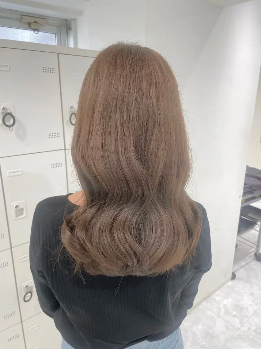 セミロング カラー パーマ ヘアアレンジ メンズ 透明感カラー・レイヤ ー🎀amika🎀のヘアスタイル
