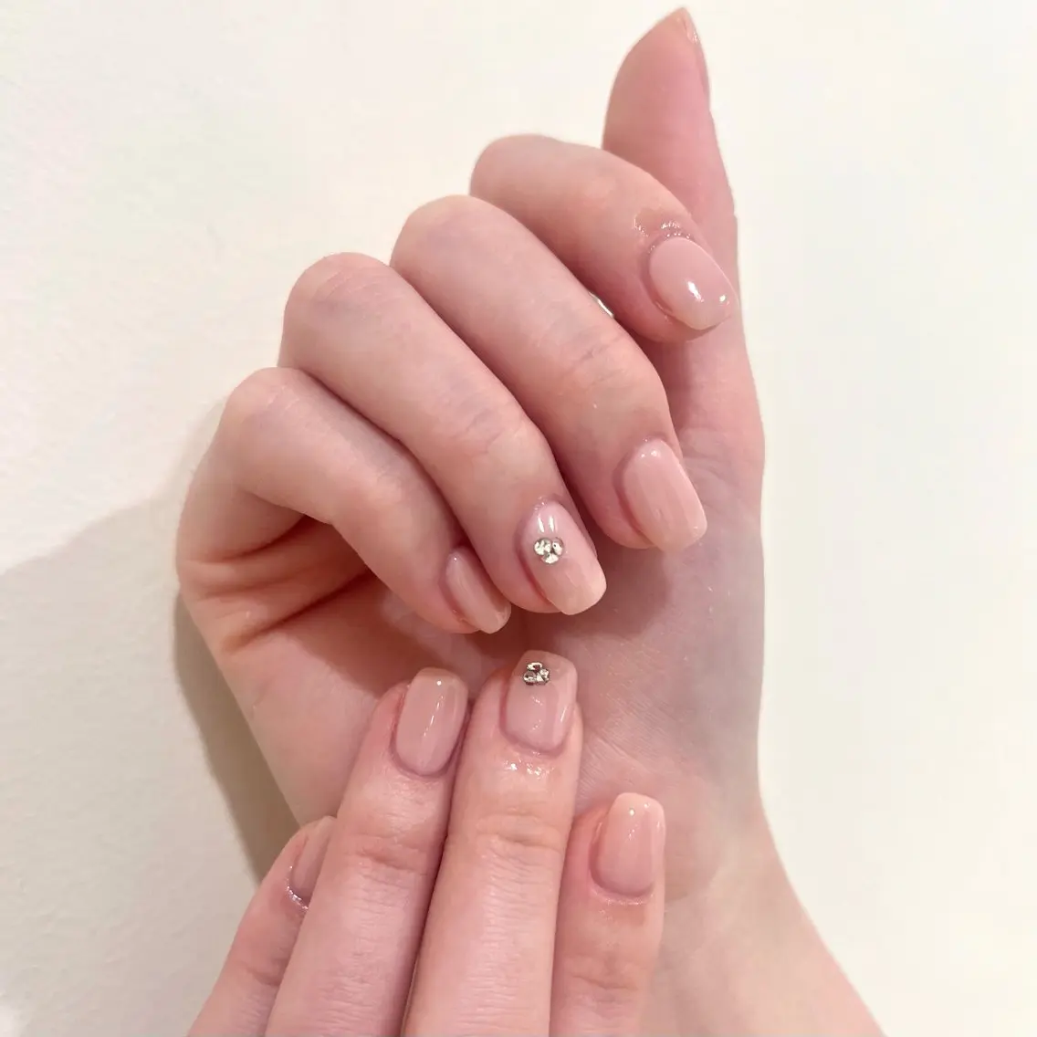 ネイル ストーンネイル ハンドネイル 🎀チーク/ちゅるん 🫧chisa🎀のネイルデザイン
