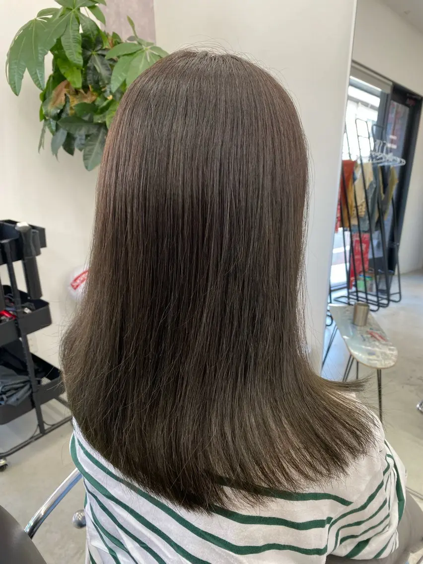 カラー MEMENTO YUZUのヘアスタイル
