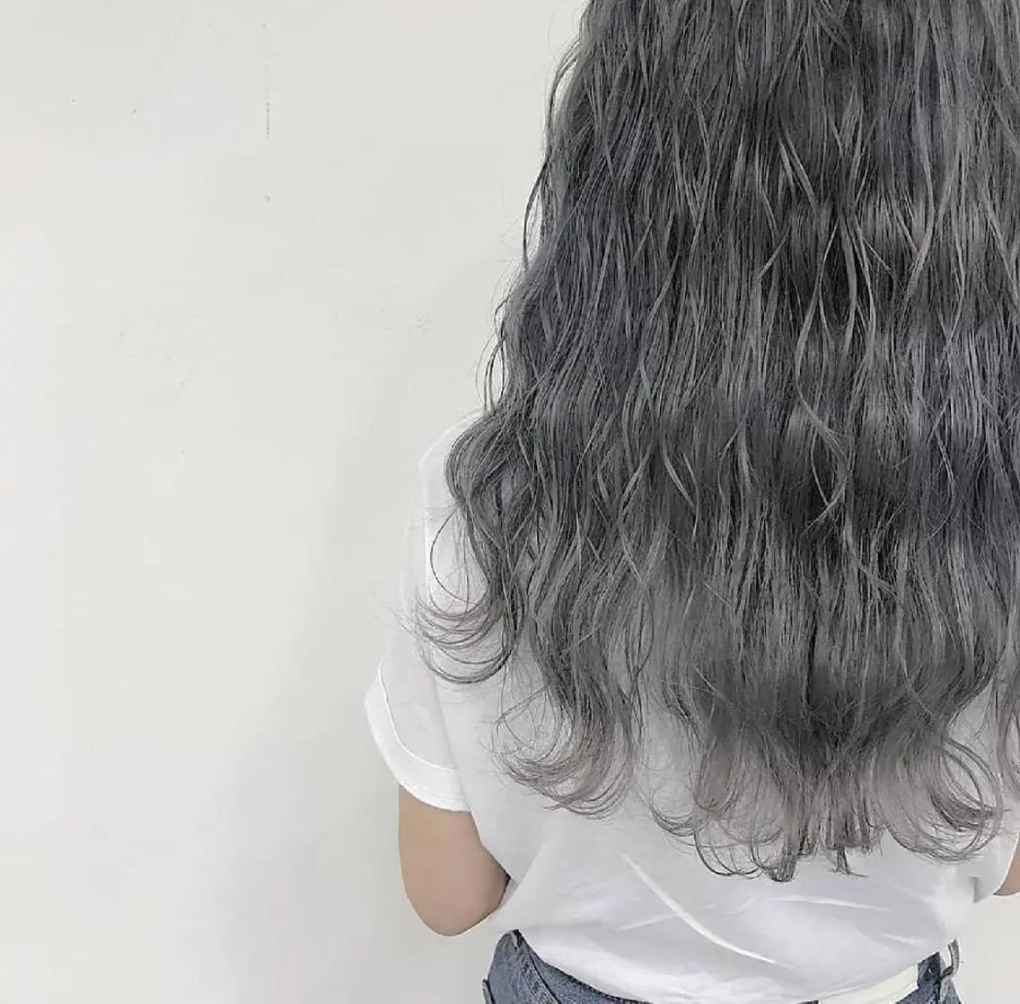 セミロング カラー パーマ ヘアアレンジ ネイル マツエク・マツパ アイブロウ ショートボブ セミロングパーマ バレイヤージュ ブリーチ ケアブリーチ カラー特化サロン大阪 ルービック江坂/新城のヘアスタイル