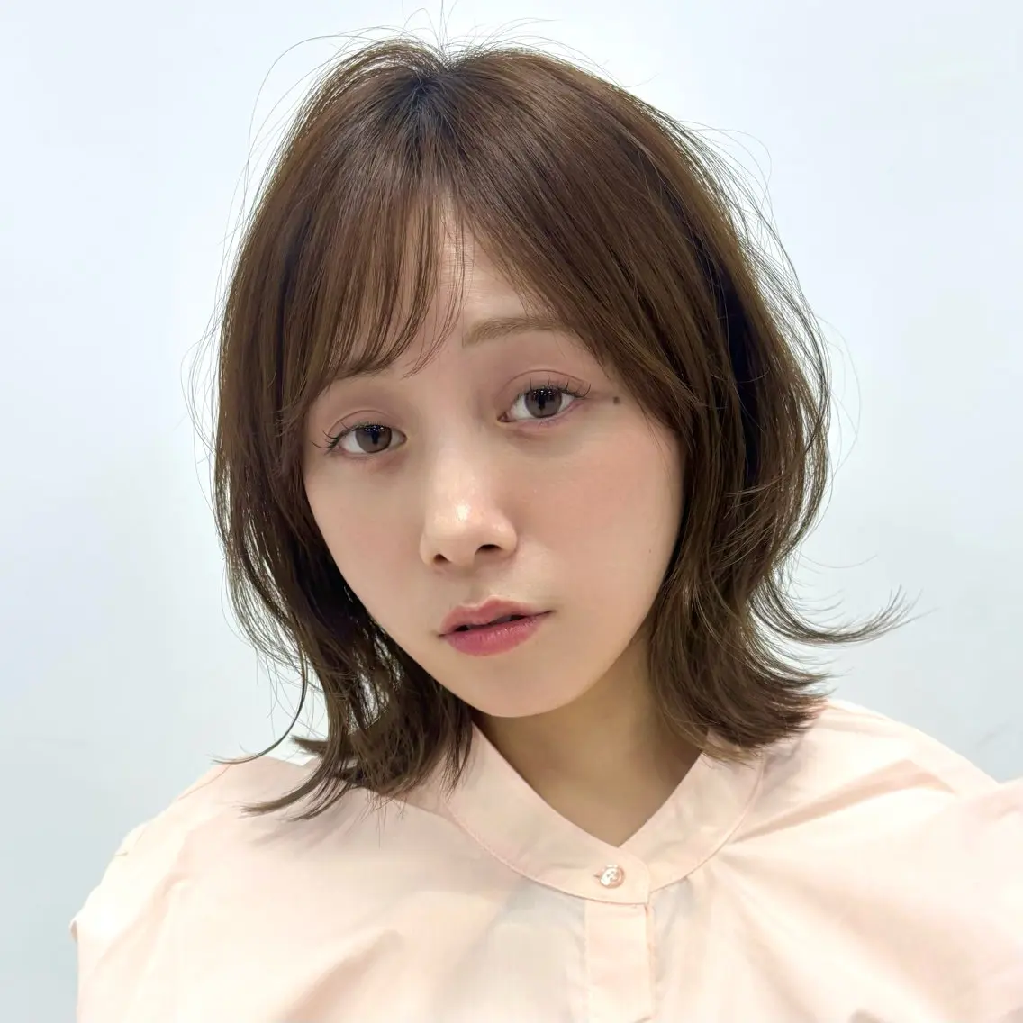 ショート カラー ボブレイヤー ベージュカラー ヘーゼル ボブ レイヤーカット カット ヘアカラー トリートメント 顔まわり🥨レイヤー /透明感/水口舞奈のヘアスタイル