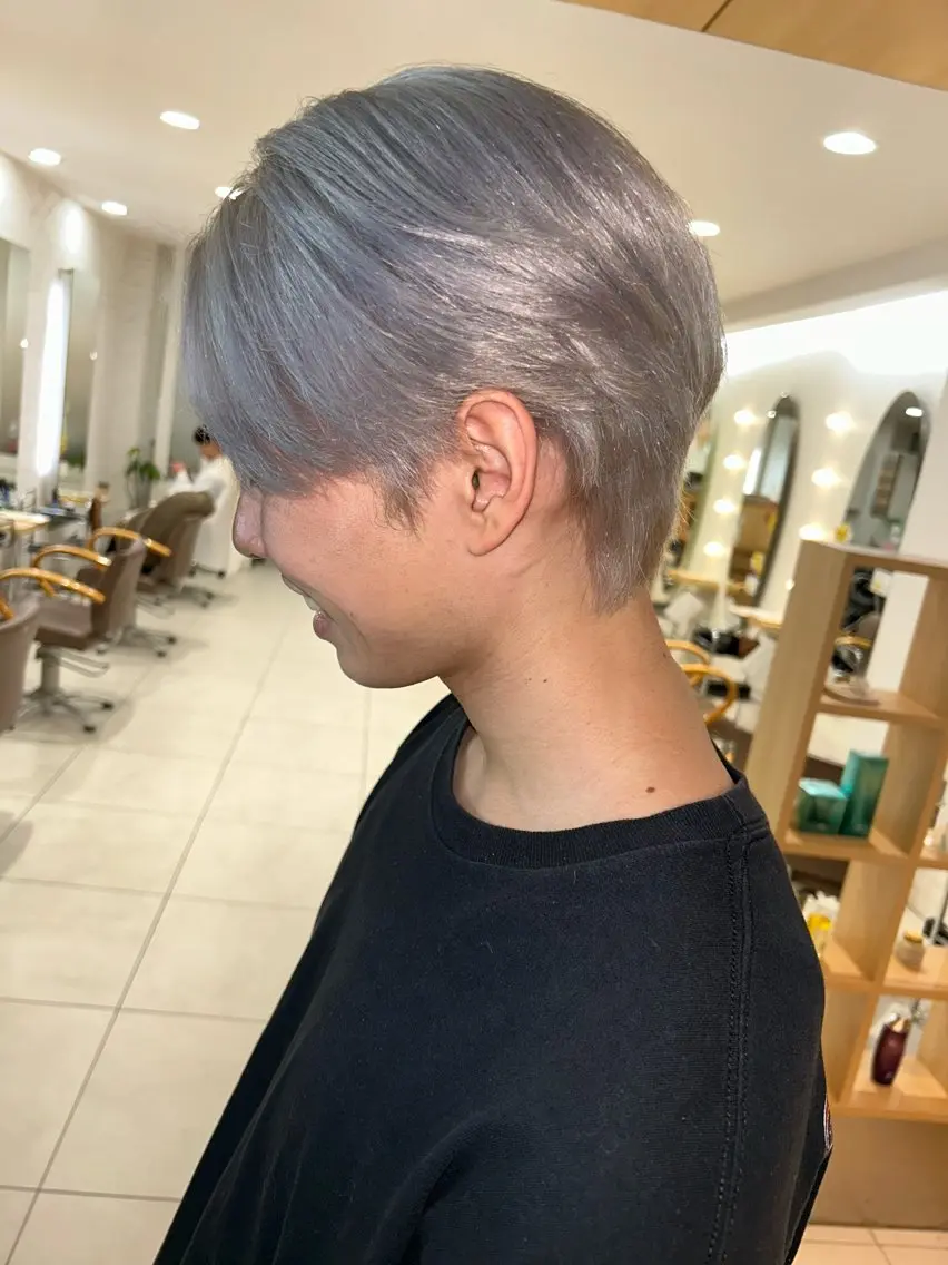 カラー メンズ メンズブリーチ ブリーチ シルバー ホワイトシルバー カット ヘアカラー ハイトーン/メンズ 水野翔太のヘアスタイル