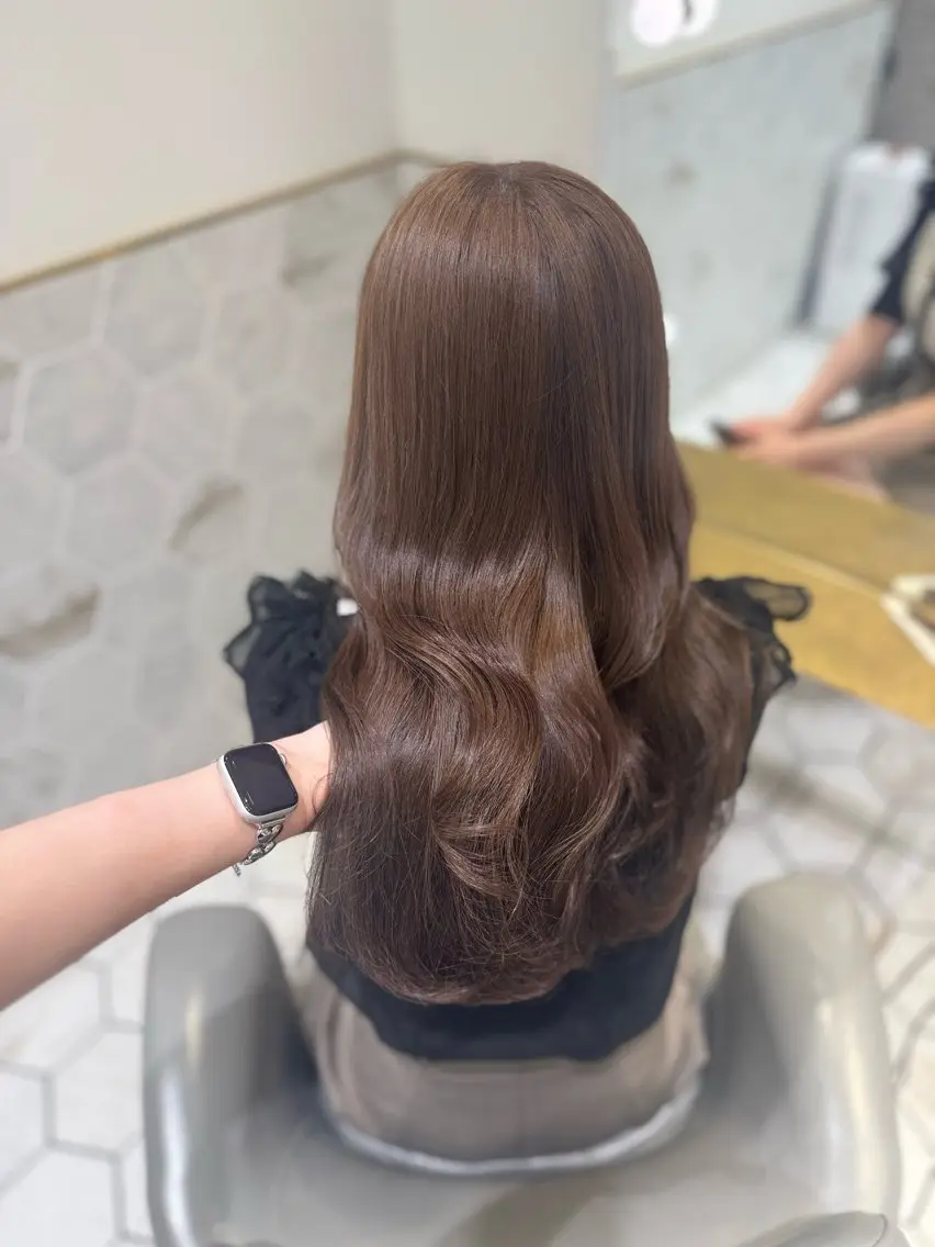 ロング カラー ブラウンカラー オリーブブラウン costes 今井芽依のヘアスタイル