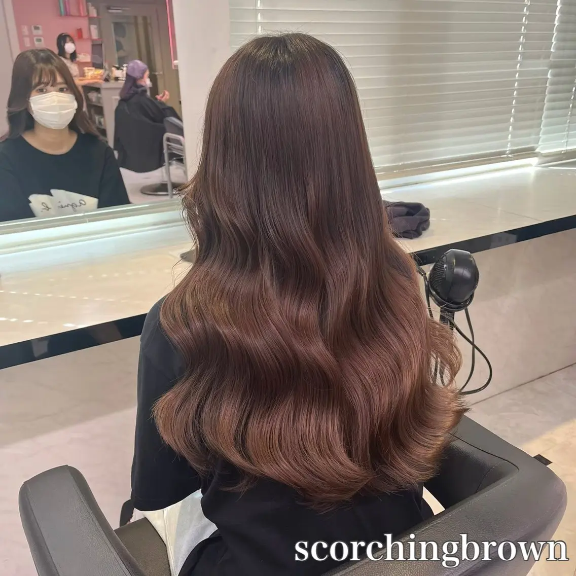セミロング カラー ヘアアレンジ 🫧モテる💗ダメー ジレスハイトーン🫧のヘアスタイル