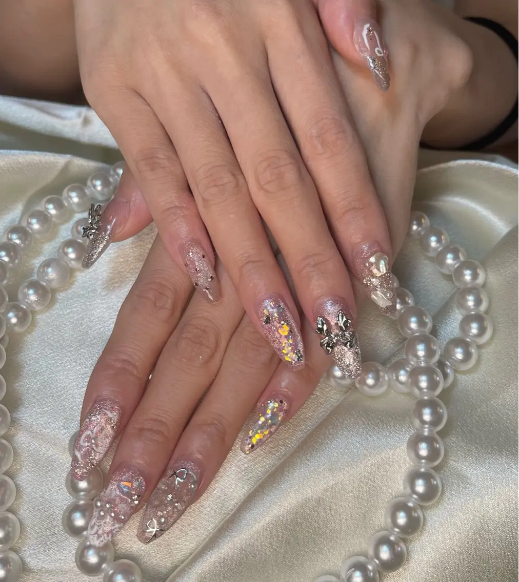 ネイル アートネイル フラワーネイル ゴージャス キラキラネイル ストーンネイル リセス 高田馬場💎のネイルデザイン