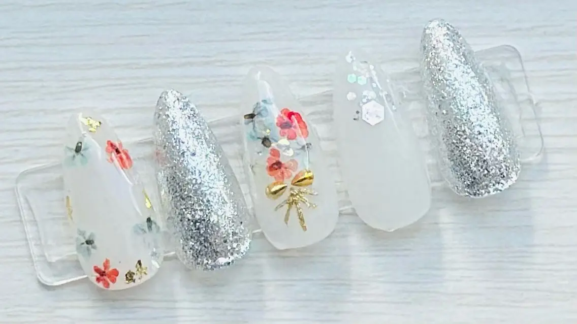 ネイル 春ネイル nailsalon oluoluのネイルデザイン