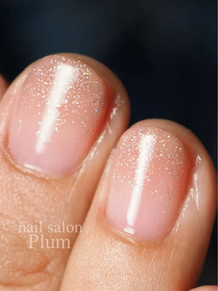 ネイル グラデーション ラメ(グリッター) ラメグラデーション Plum Kanaのネイルデザイン