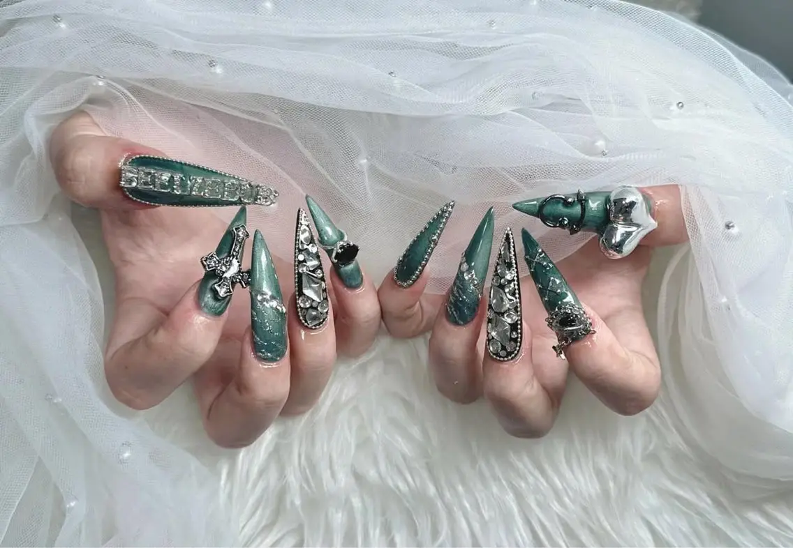 ネイル アートネイル チークネイル フレンチネイル ジェルネイル ガーリー HAPPI NAIL 大国町のネイルデザイン