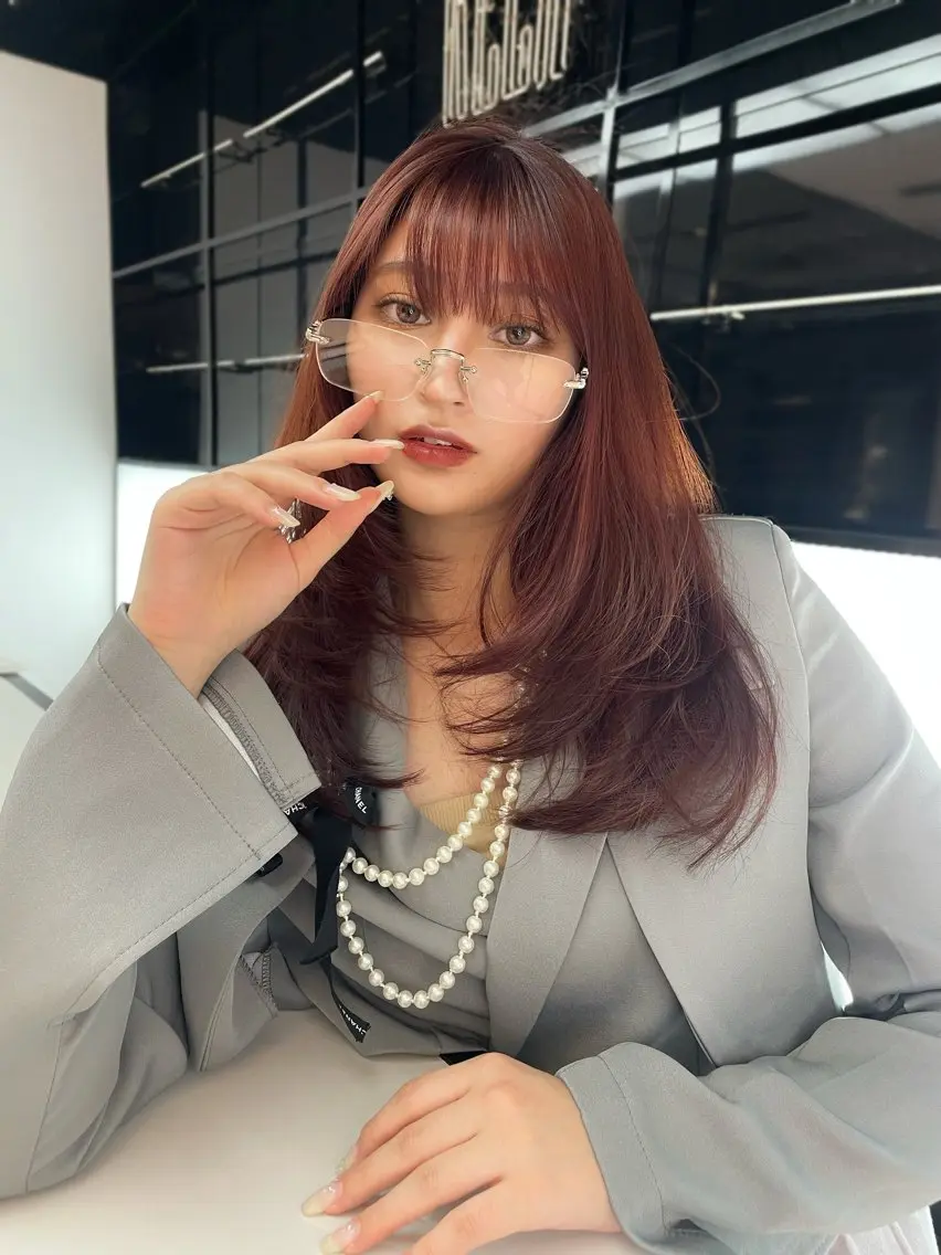 ロング カラー レッドカラー レイヤーカット 【韓国❤️海外ヘア】 AYAKAのヘアスタイル