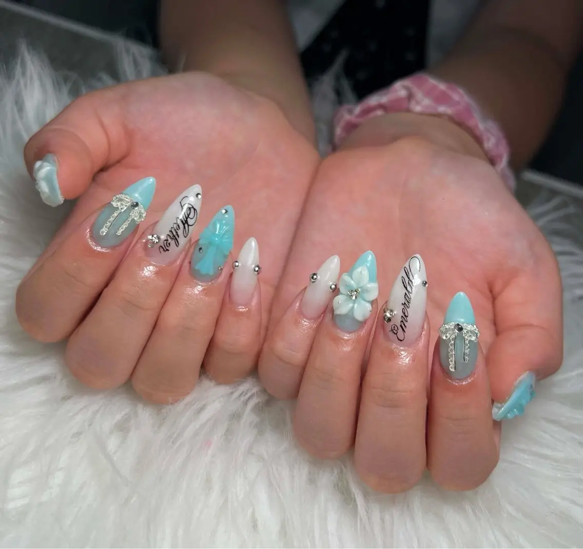 ネイル アートネイル ボルドー フレンチネイル ジェルネイル 氷ネイル・うるうるネイル ハンドネイル Julie NailSalonのネイルデザイン