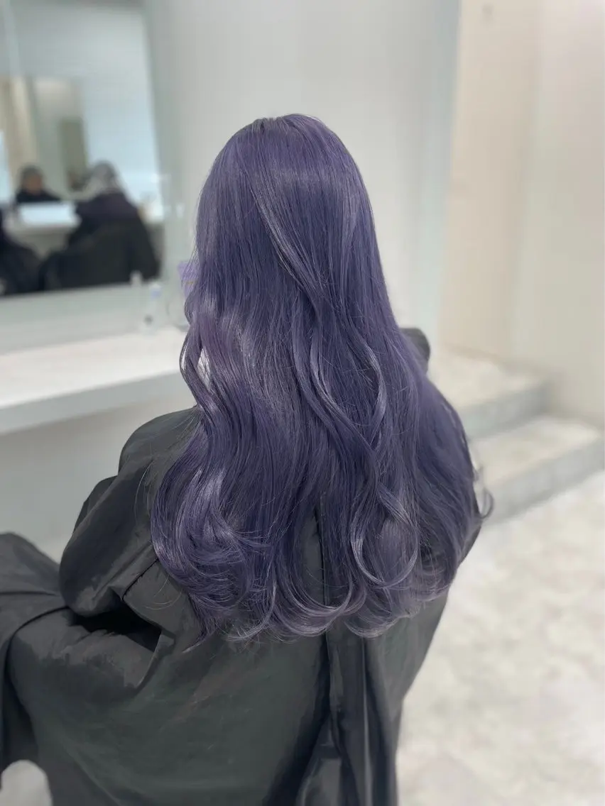 ロング カラー ラベンダー💜 グレージュ🩶のヘアスタイル