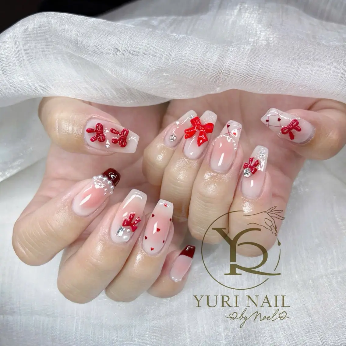 ネイル ハンドネイル フットネイル ハンドケア YURI Nail NARITAのネイルデザイン