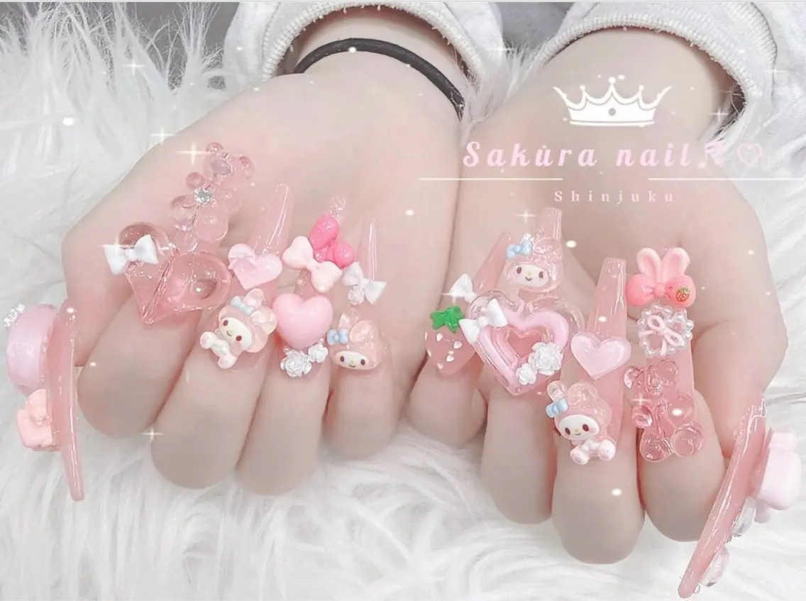 ネイル オーロラネイル クリアネイル フレンチネイル ジェルネイル ガーリー ハンドネイル Sakura Nail Salonのネイルデザイン
