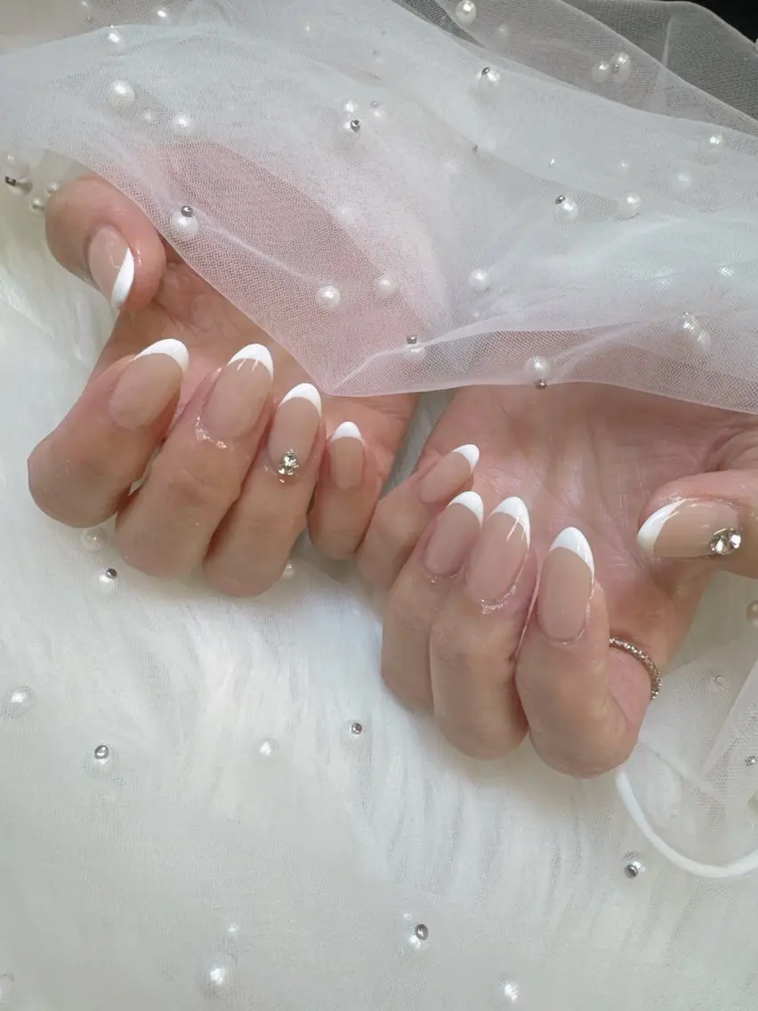 ネイル 成人式 フレンチネイル ジェルネイル キラキラネイル マグネットネイル ハンドネイル Queeens nailのネイルデザイン