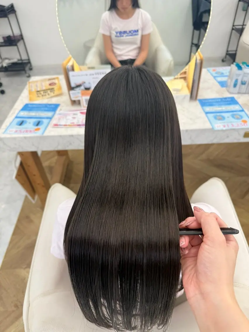 ロング カット 縮毛矯正 小林 美月 透明感カラーのヘアスタイル