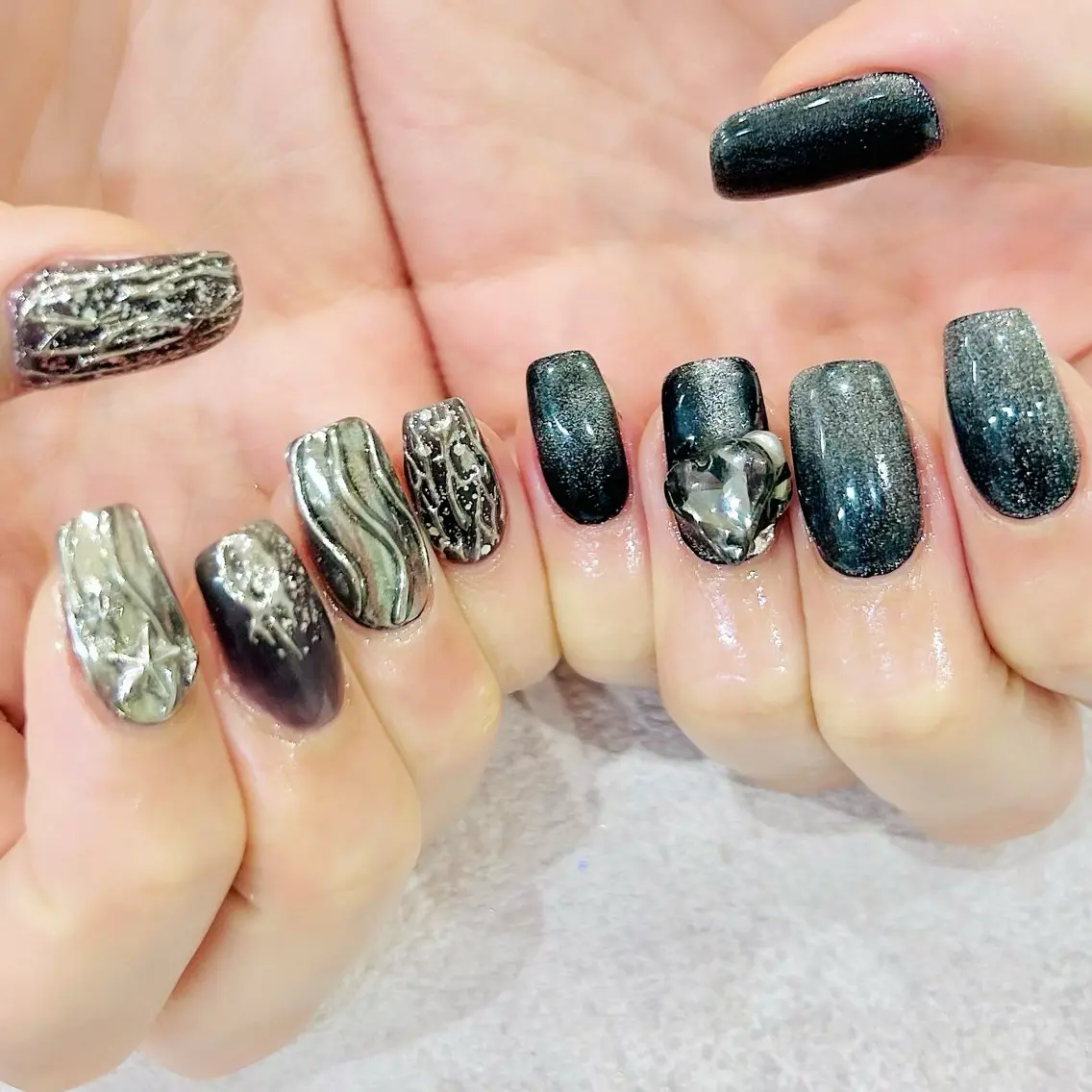 ネイル ジェルネイル パラジェル ストーンネイル ハンドネイル muum_nail 新宿2分 三丁目1分のネイルデザイン