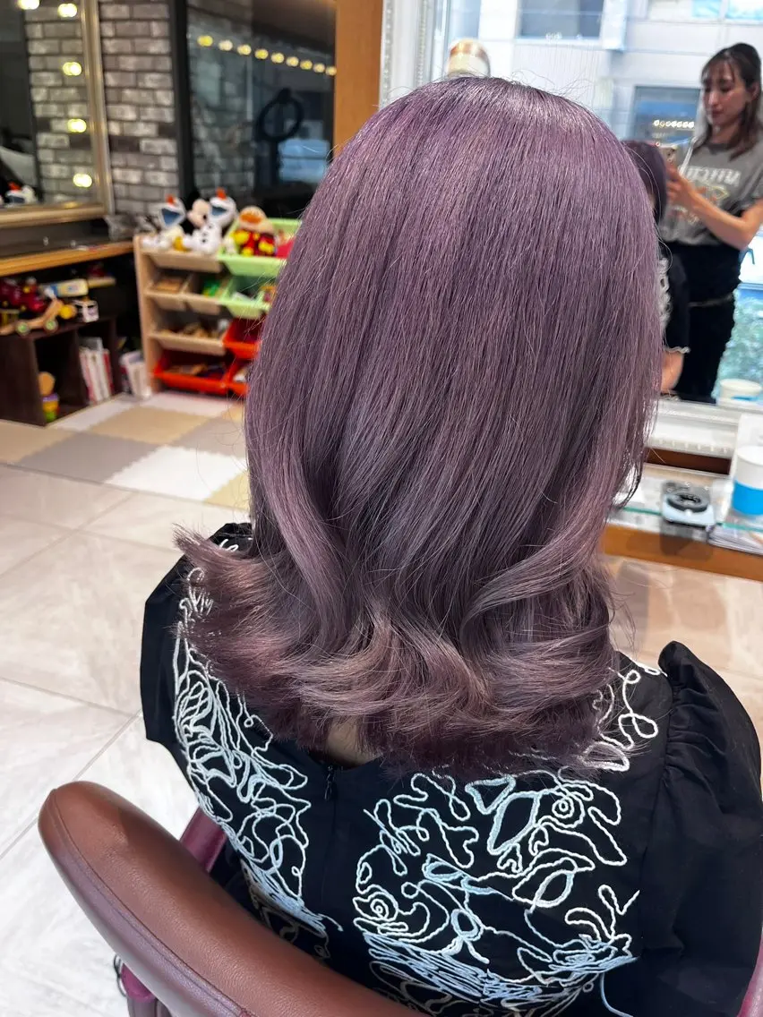 セミロング パープルカラー カット ヘアカラー トリートメント 美髪矯正✨🌷関 郁美🌷のヘアスタイル