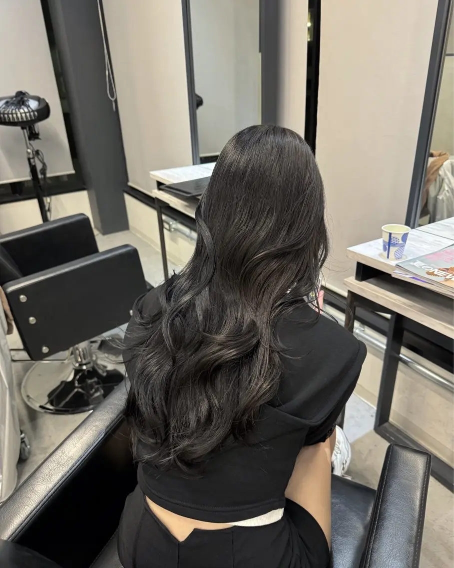 ロング カラー カット ヘアカラー トリートメント 韓国ヘア🇰🇷 YUKINAのヘアスタイル