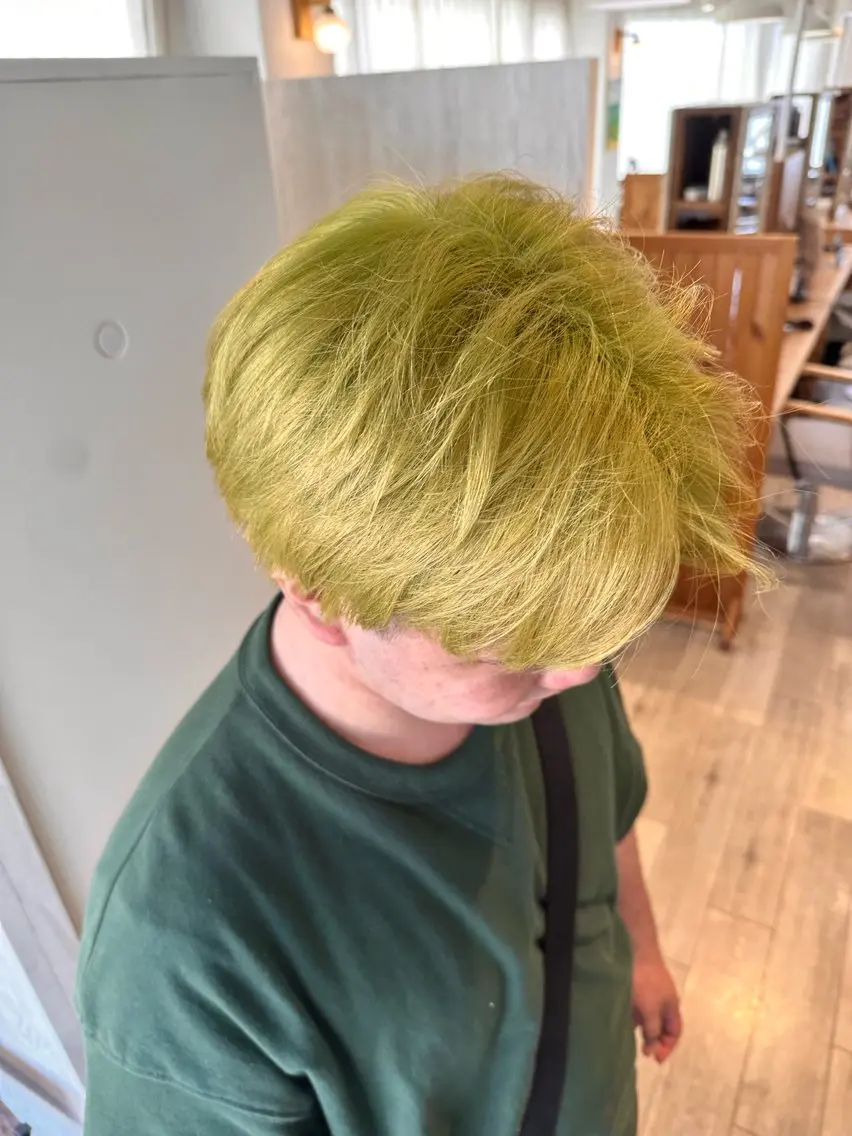 ショート メンズ ヘアカラー トリートメント ブリーチカラー🫧 森　凪沙のヘアスタイル
