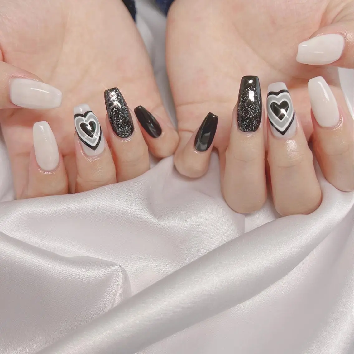 ネイル オーロラネイル フットネイル フレンチネイル ジェルネイル 韓国ネイル ハンドネイル ハンドケア 【ENサロン】 Rei🎀Nailのネイルデザイン