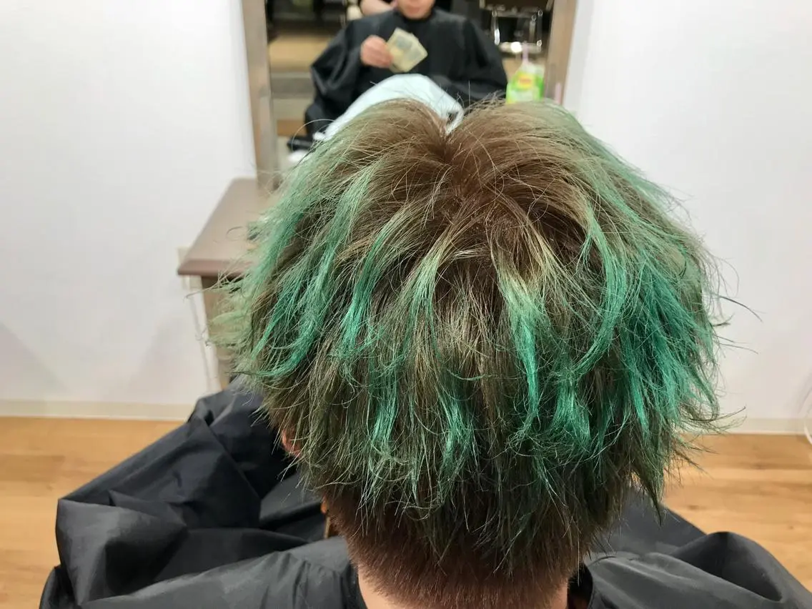 メンズ ヘアカラー トリートメント ハイトーン髪質改善 家中貴典のヘアスタイル