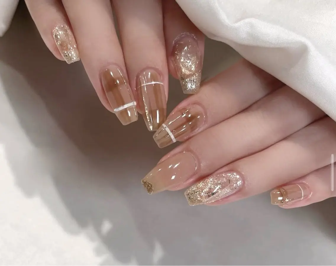ネイル フレンチネイル ジェルネイル ガラスフレンチ ハロウィン ハート H.baby Nail Salonのネイルデザイン