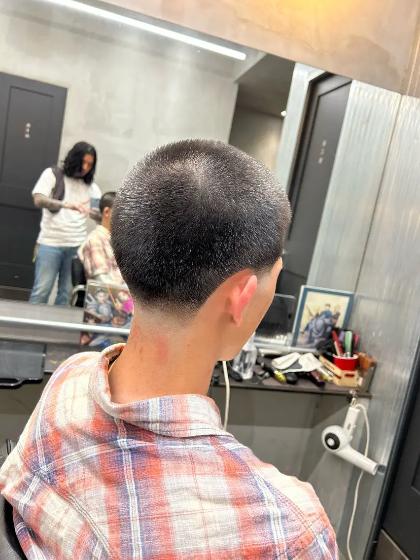 ショート メンズ フェードカット カット ヘアセット 明大前/フェード /海外パーマ/岳のヘアスタイル
