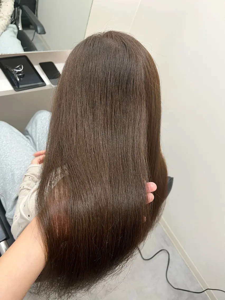 ロング カラー 透明感カラー グレージュ オリーブグレージュ オリーブグレー newi京都 田中洸希のヘアスタイル