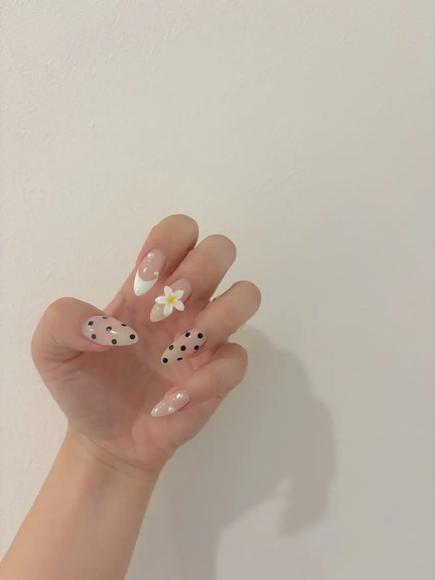 ネイル ドット おそろいネイル ハンドネイル Nail Salon noiのネイルデザイン