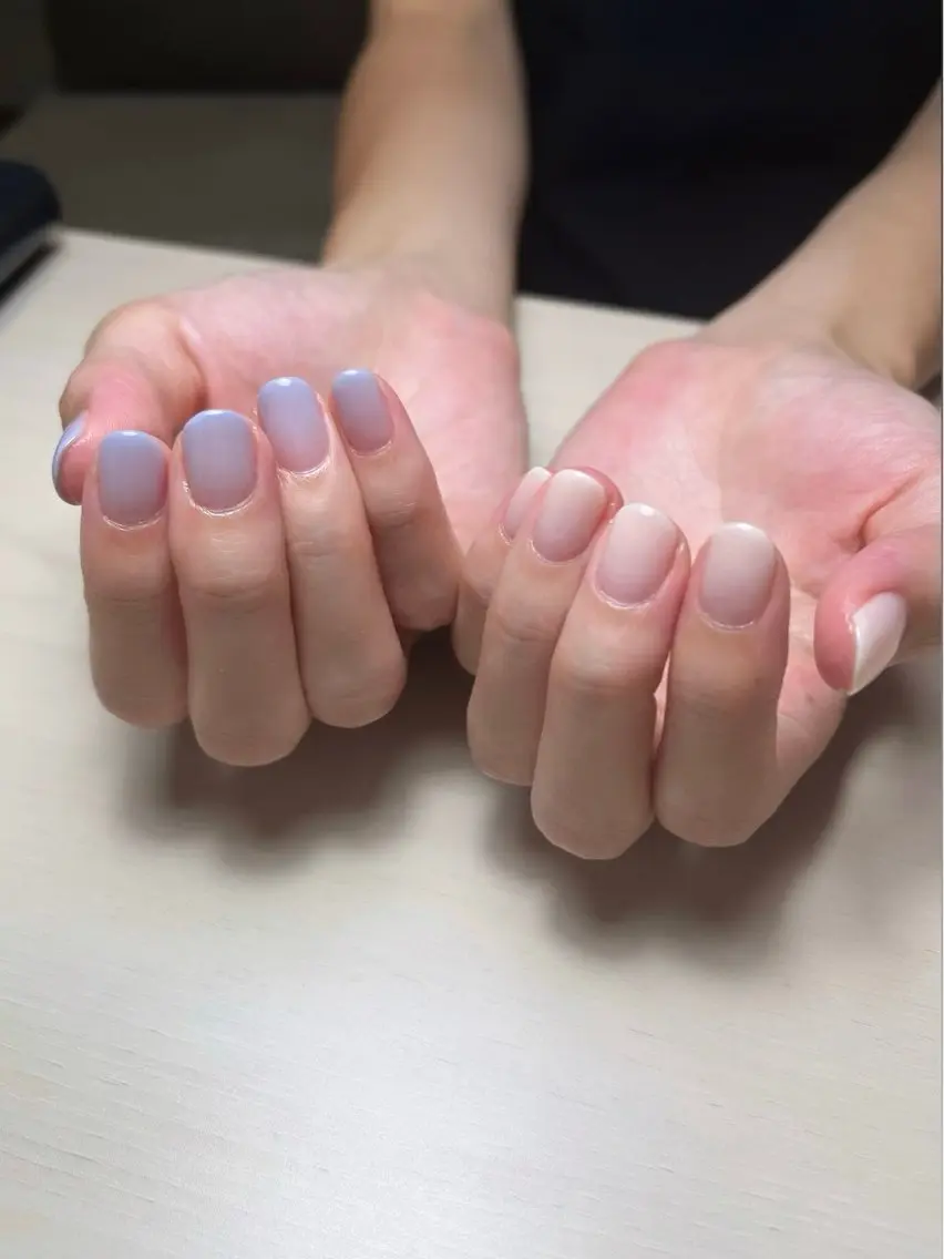 ネイル ブルー グラデーション シンプルネイル ハンドネイル soie nailのネイルデザイン