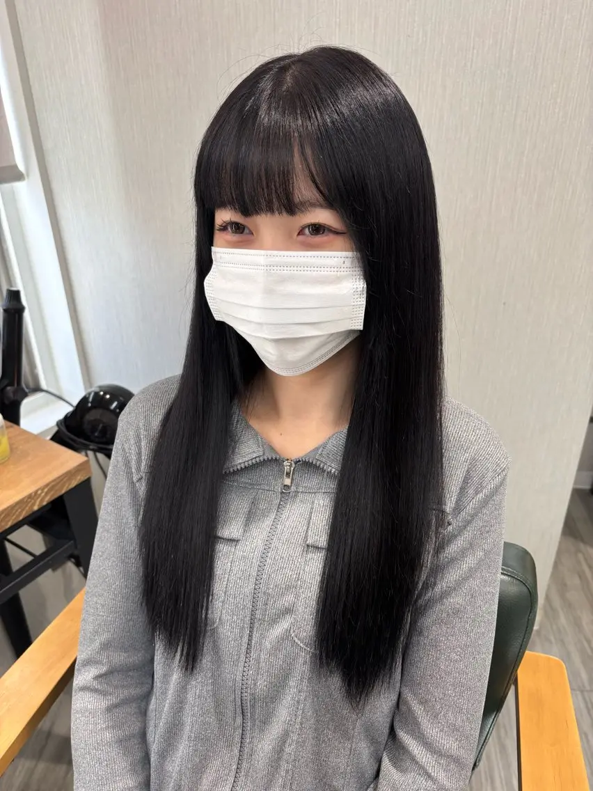 ロング 透明感ブラウン｜ レイヤー｜小寺 葵のヘアスタイル