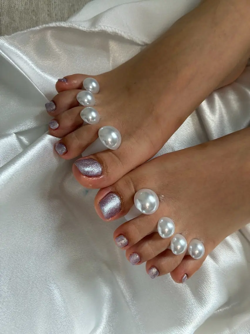 ショート フットネイル YOKOSUKA NAILS💅🩶のネイルデザイン