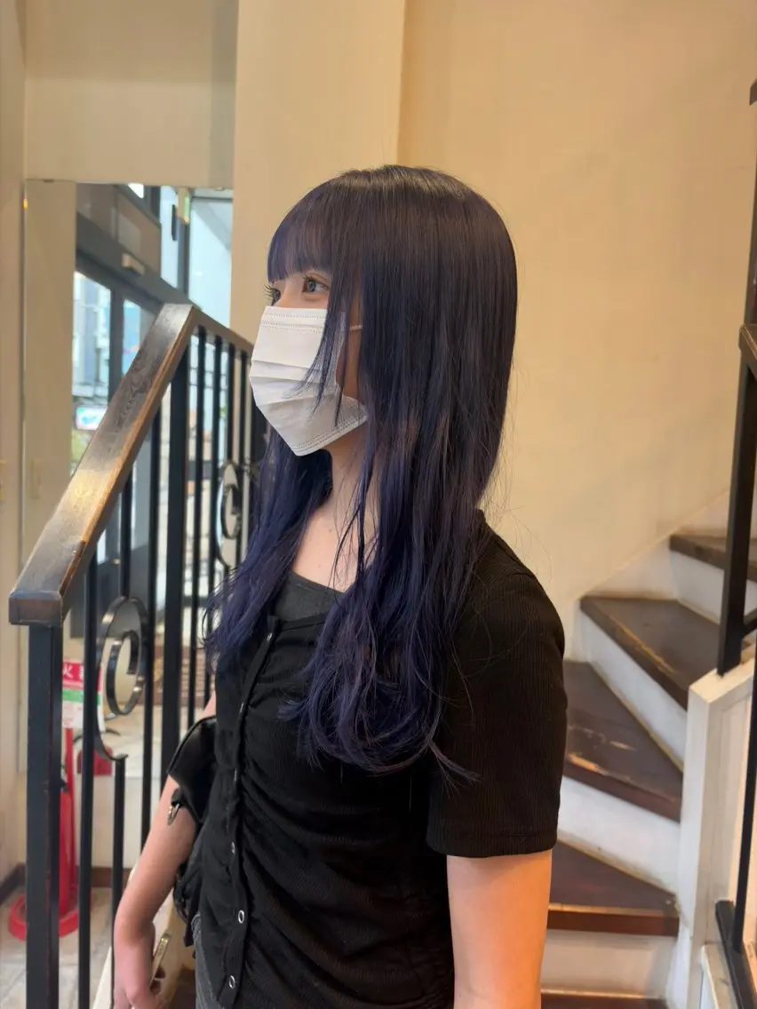 ロング 本木 彩音のヘアスタイル