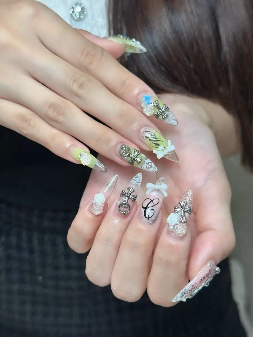ネイル チークネイル ドット フレンチネイル グラデーション ハート ハンドネイル Julli NailStudioのネイルデザイン
