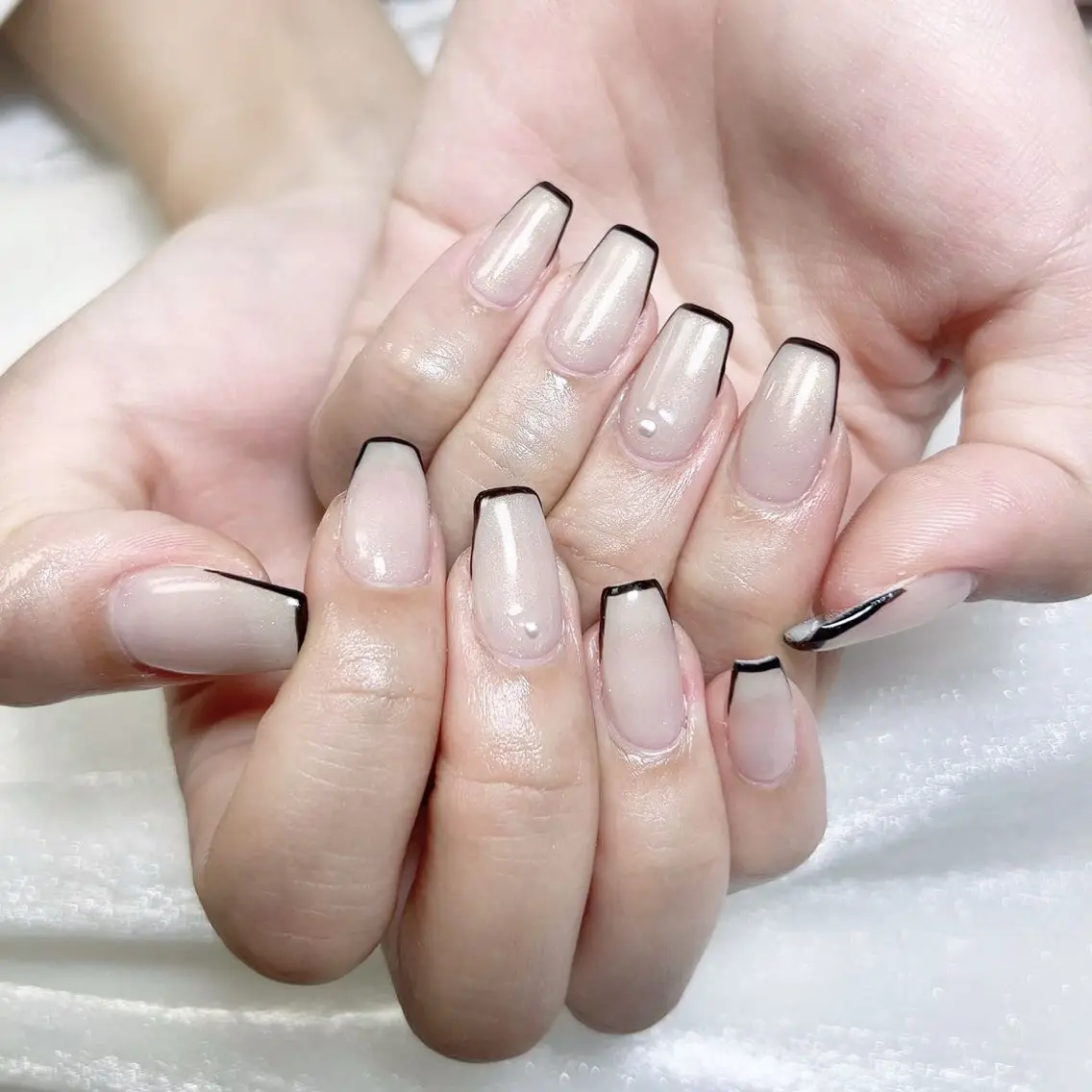 メンズ ネイル フレンチネイル ハンドネイル Nail salon 木にいるのネイルデザイン