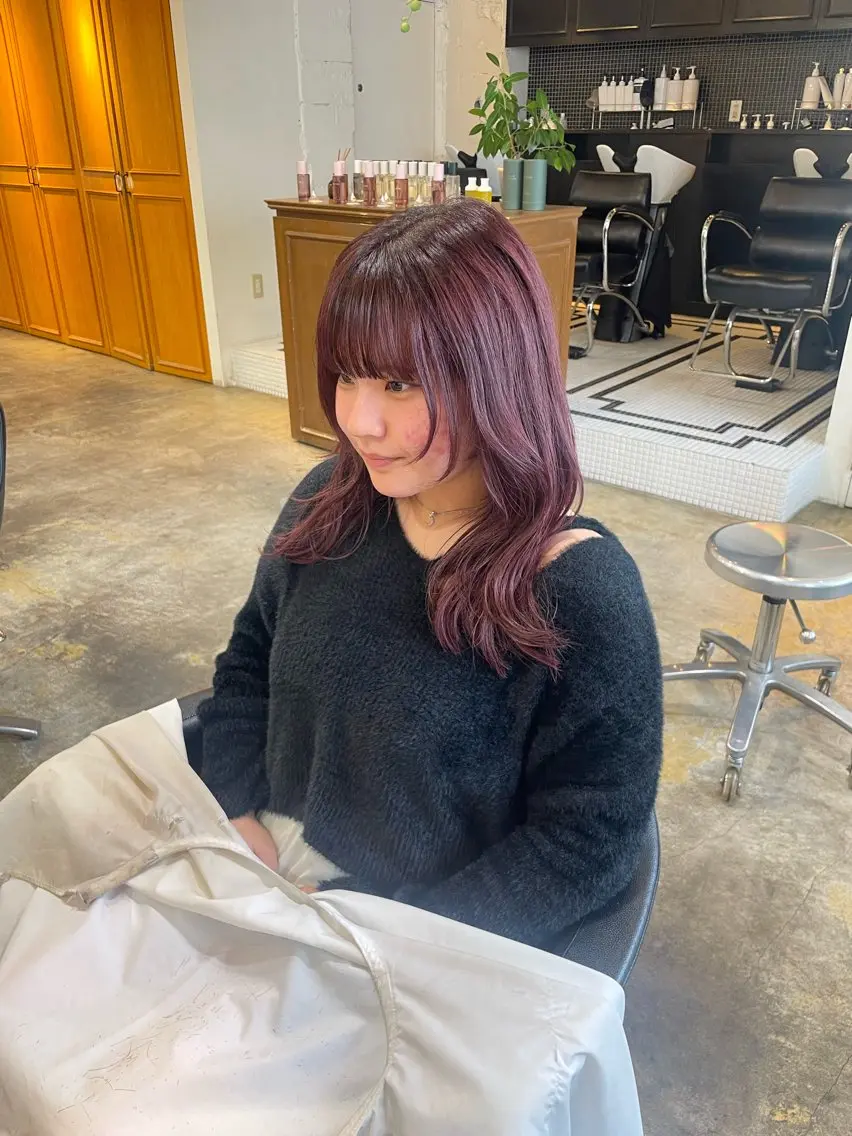 ミディアム カラー ボルドーカラー ヘアカラー トリートメント MIOベージュカラー 柔らかいカラーのヘアスタイル