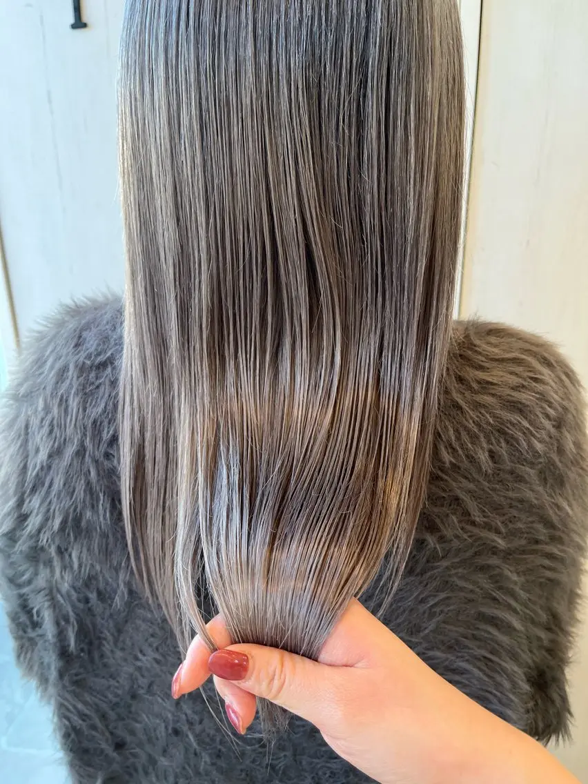 ロング カラー ルプラボウ 尾関　唯那のヘアスタイル