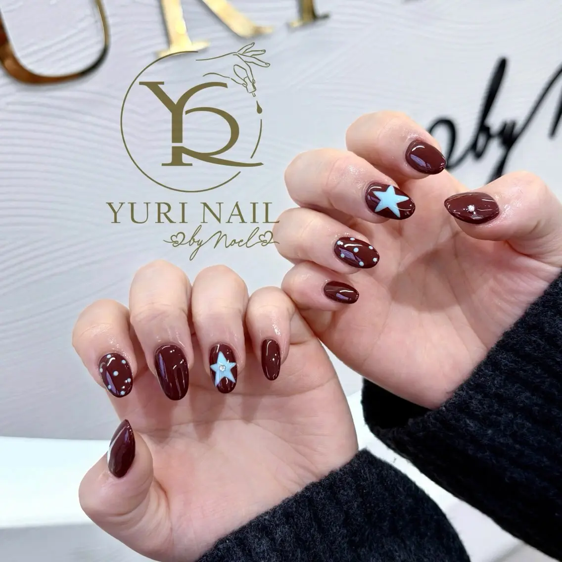 ネイル オーロラネイル ブルー チークネイル フレンチネイル キラキラネイル ハンドネイル フットネイル ハンドケア YURI Nail NARITAのネイルデザイン
