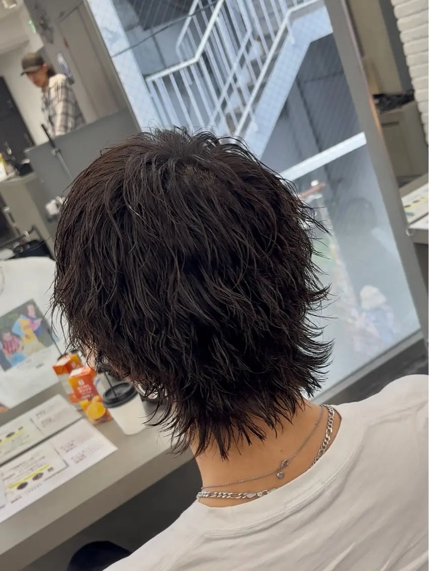 パーマ メンズ メンズパーマ メンズウルフカット ウルフカット 【ØVARL】🦁 メンズパーマ/レオのヘアスタイル