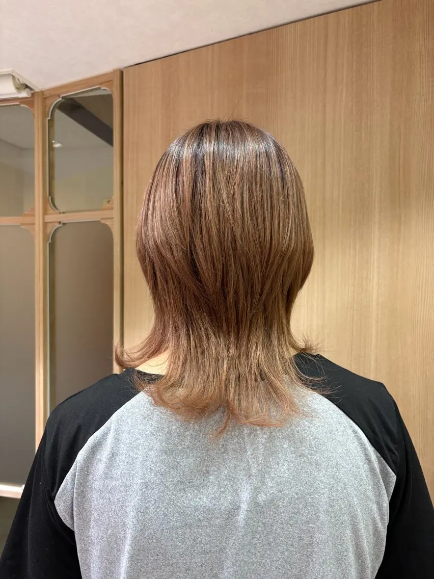 ミディアム RosierBleu 中山のヘアスタイル